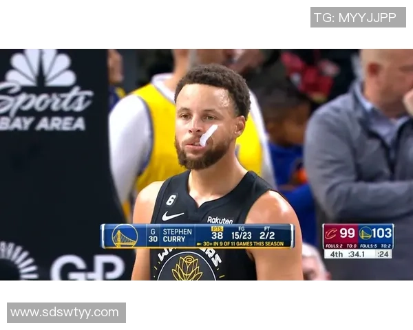 足球巨星比赛遭遇恶意犯规对手被判重罚引发球迷热议