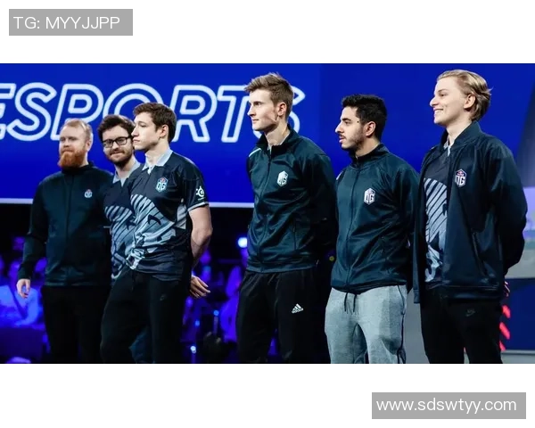 足球转会背后的金融暗流与俱乐部如何借买球星名义进行洗钱操作解析