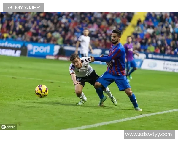 六年级足球迷必读：球星故事与精彩瞬间，激励你成就未来之星