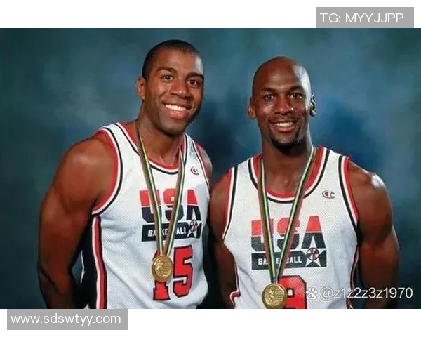 乔丹足球球星辉煌生涯与经典瞬间全面解析与深度回顾 乔丹足球球星辉煌生涯与经典瞬间全面解析与深度回顾