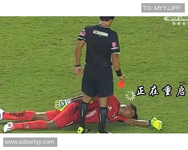 足球球星扮老头挑战自我演技引发热议网友点赞与调侃并存 足球球星扮老头挑战自我演技引发热议网友点赞与调侃并存